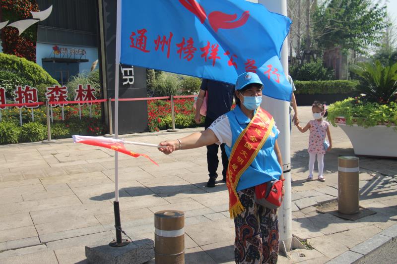 <strong>KTV大鸡吧日逼视频</strong>